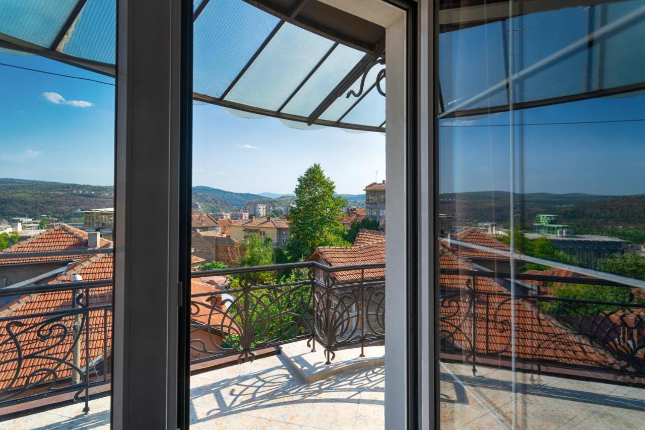 Luxury Private House In City Center Veliko Turnovo Bagian luar foto