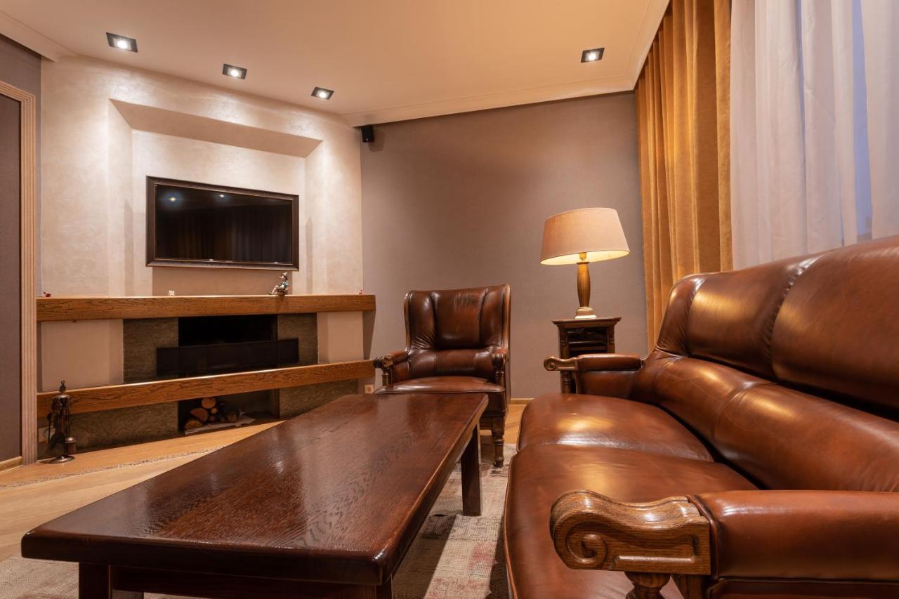 Luxury Private House In City Center Veliko Turnovo Bagian luar foto